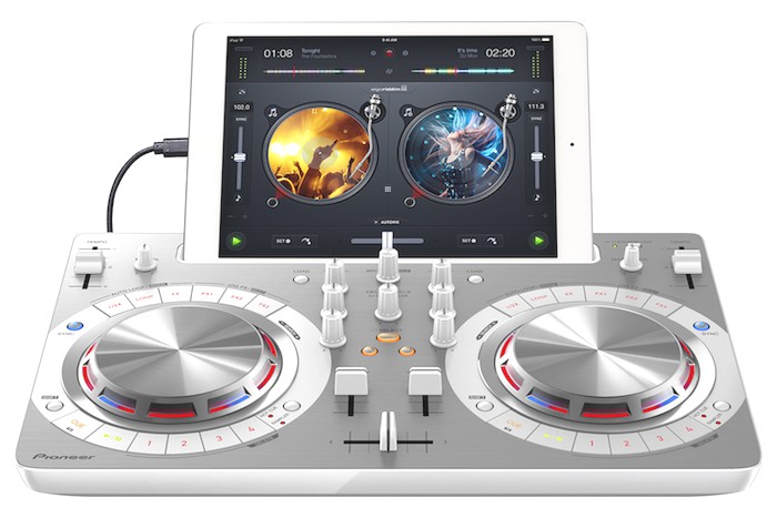 Pioneer DDJ-WeGO3 DJ controller for iPhone and iPad